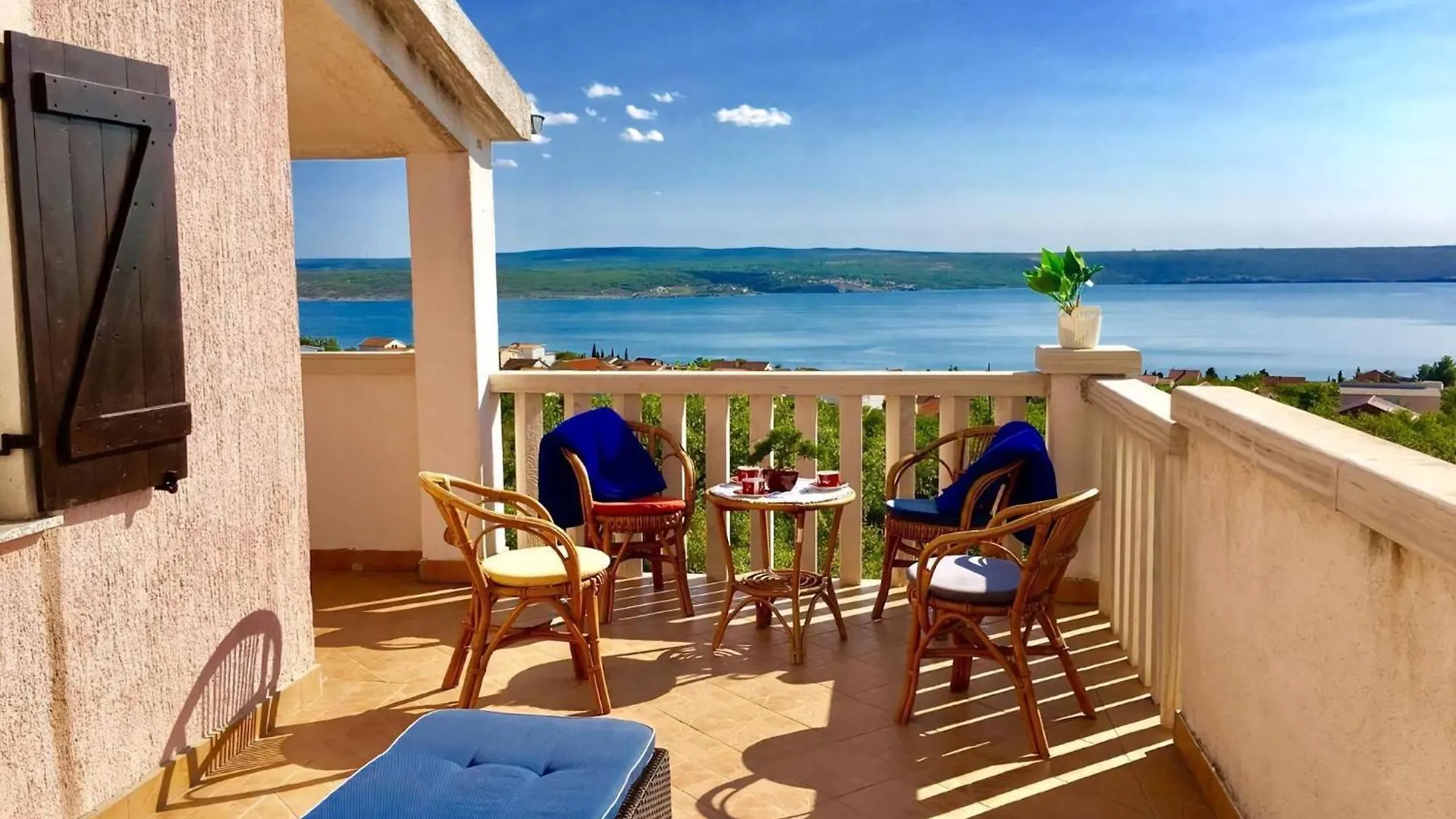 Wunderschoenes Appartement In Maslenica Mit Balkon