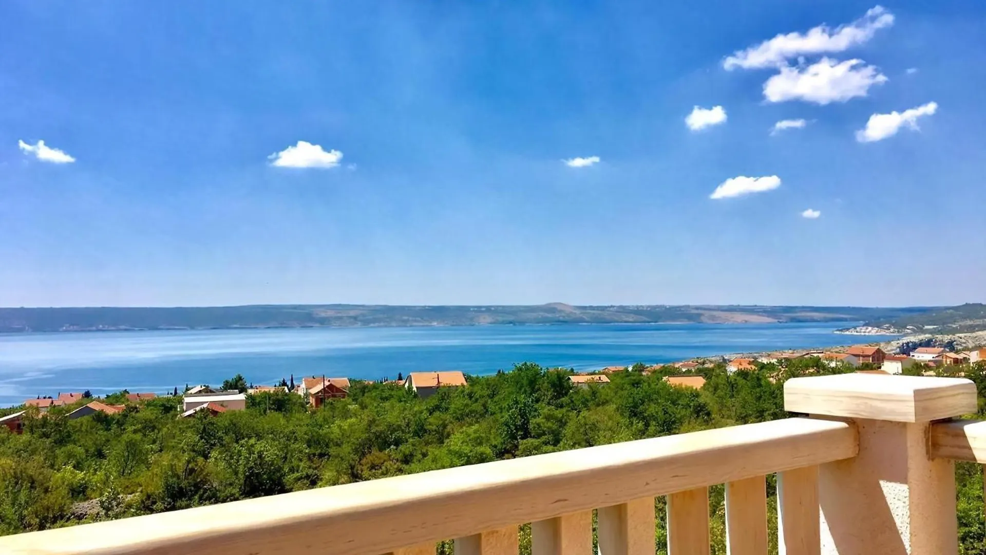 Wunderschoenes Appartement In Maslenica Mit Balkon Apartment