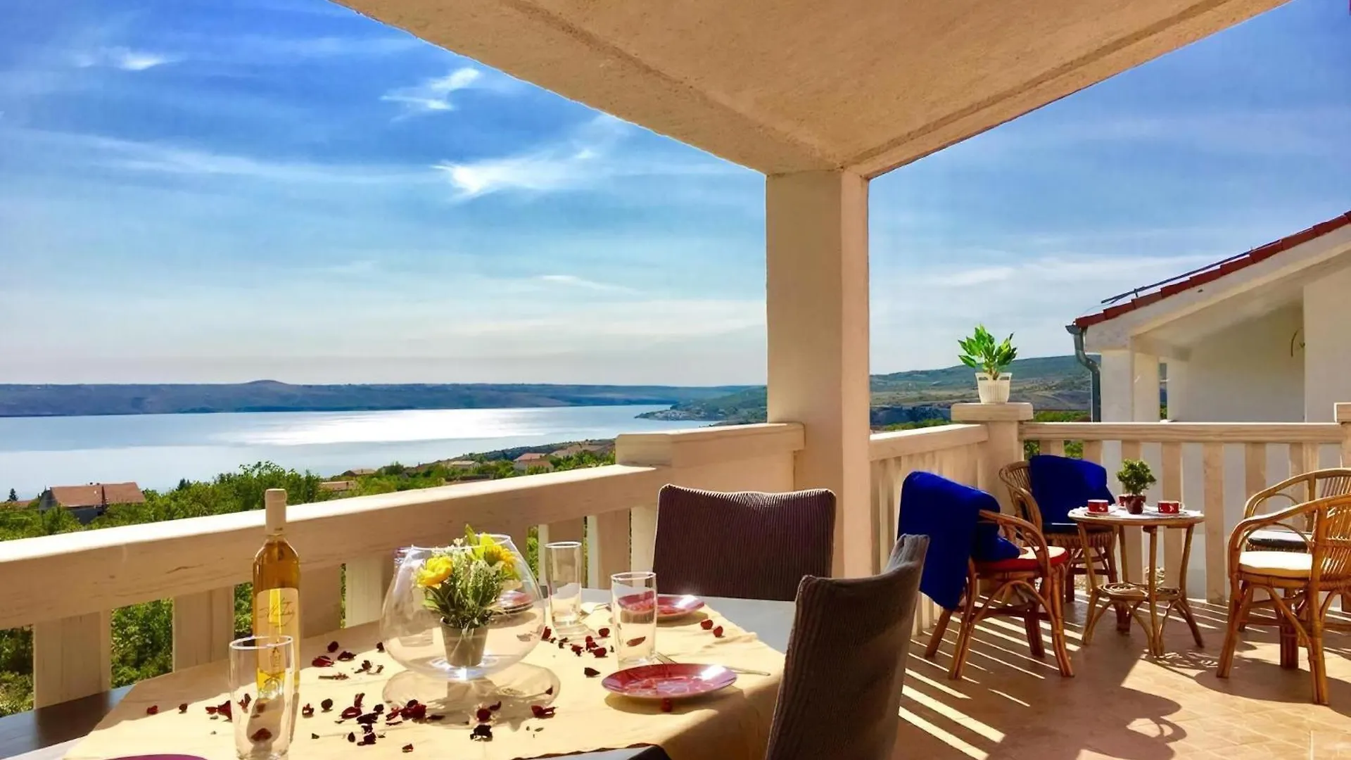 Apartment Wunderschoenes Appartement In Maslenica Mit Balkon Croatia